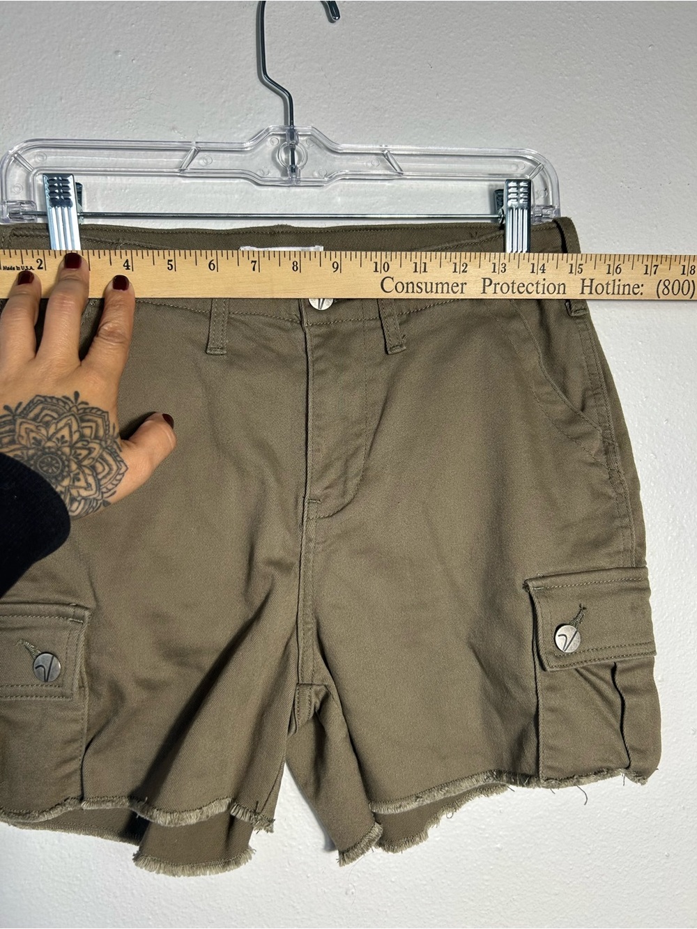 Vigoss Ace High Rise Cargo Shorts Womens Size 28 Olive Brown Raw Hem Stretch - Picture 8 of 10